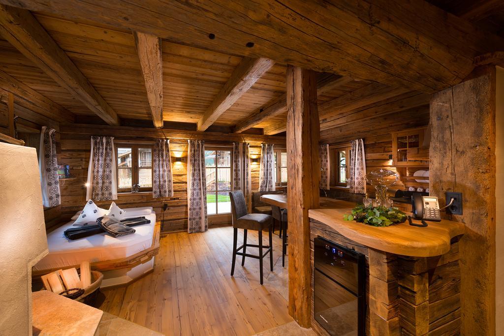 Chaletdorf Auszeit Huttschlag Ruang foto