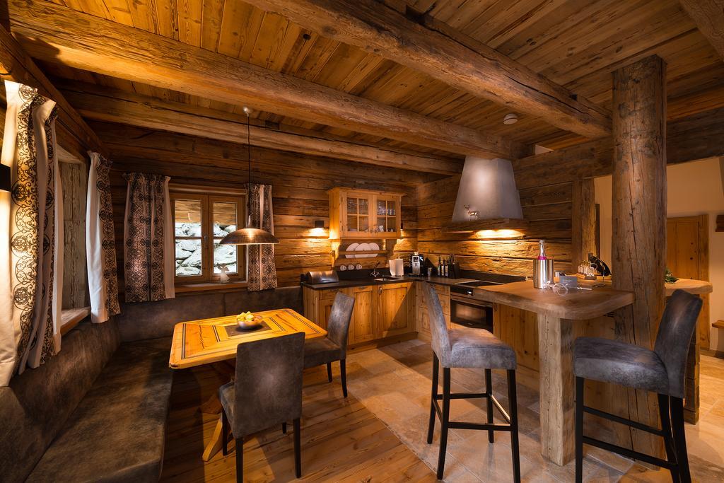 Chaletdorf Auszeit Huttschlag Ruang foto